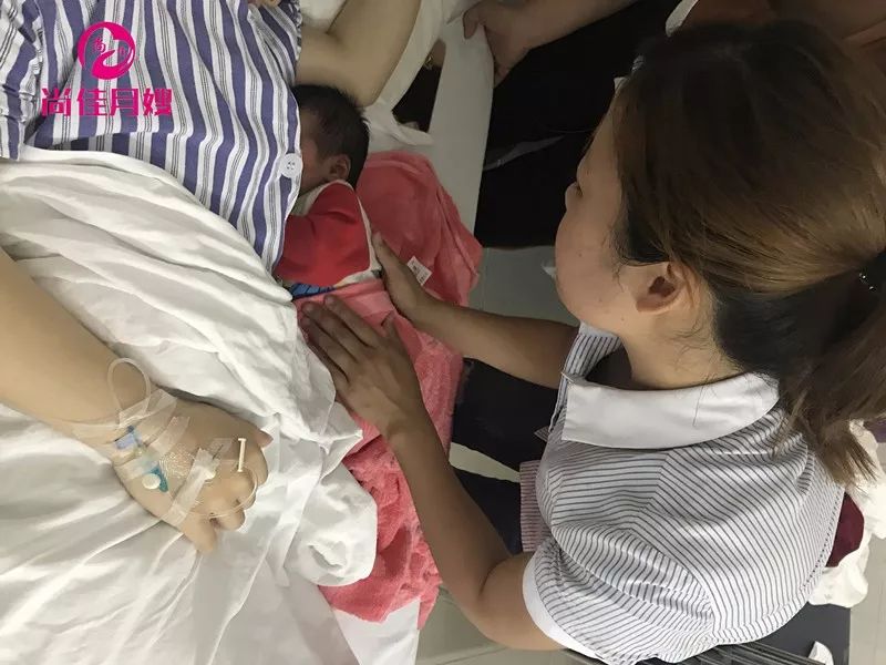 尚佳專業(yè)月嫂丨母乳丨吸奶器吸出來的奶量不能信！