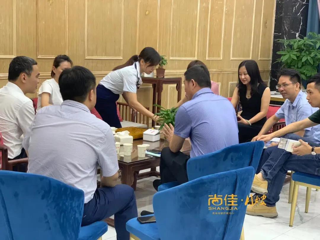 尚佳專業(yè)月嫂丨市、區(qū)領導關心尚佳發(fā)展，勉勵為“南粵家政”做出積極貢獻