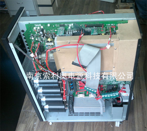 �S��UPS UPS����